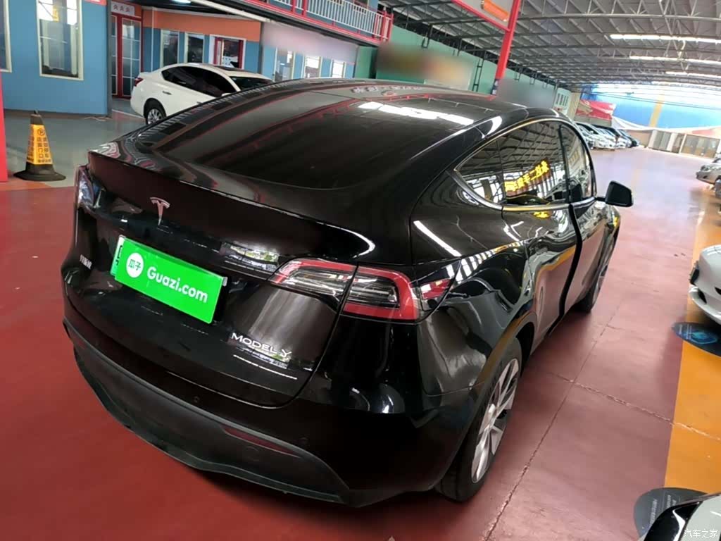 Tesla Model Y, 2023 7