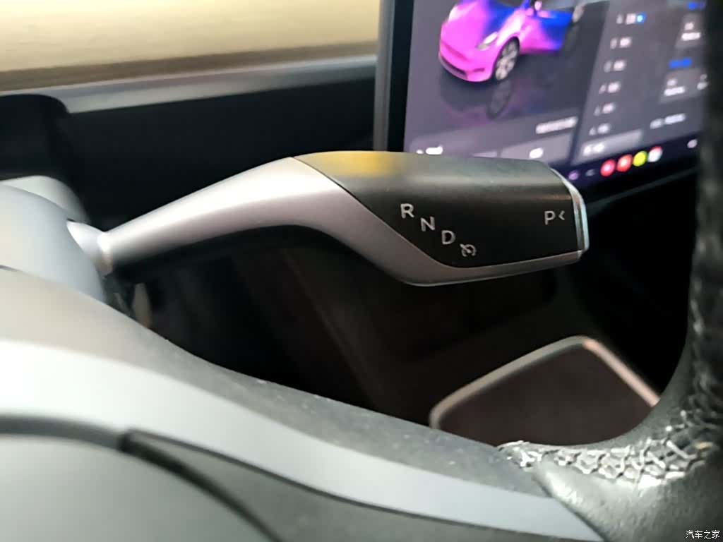 Tesla Model Y, 2023 14