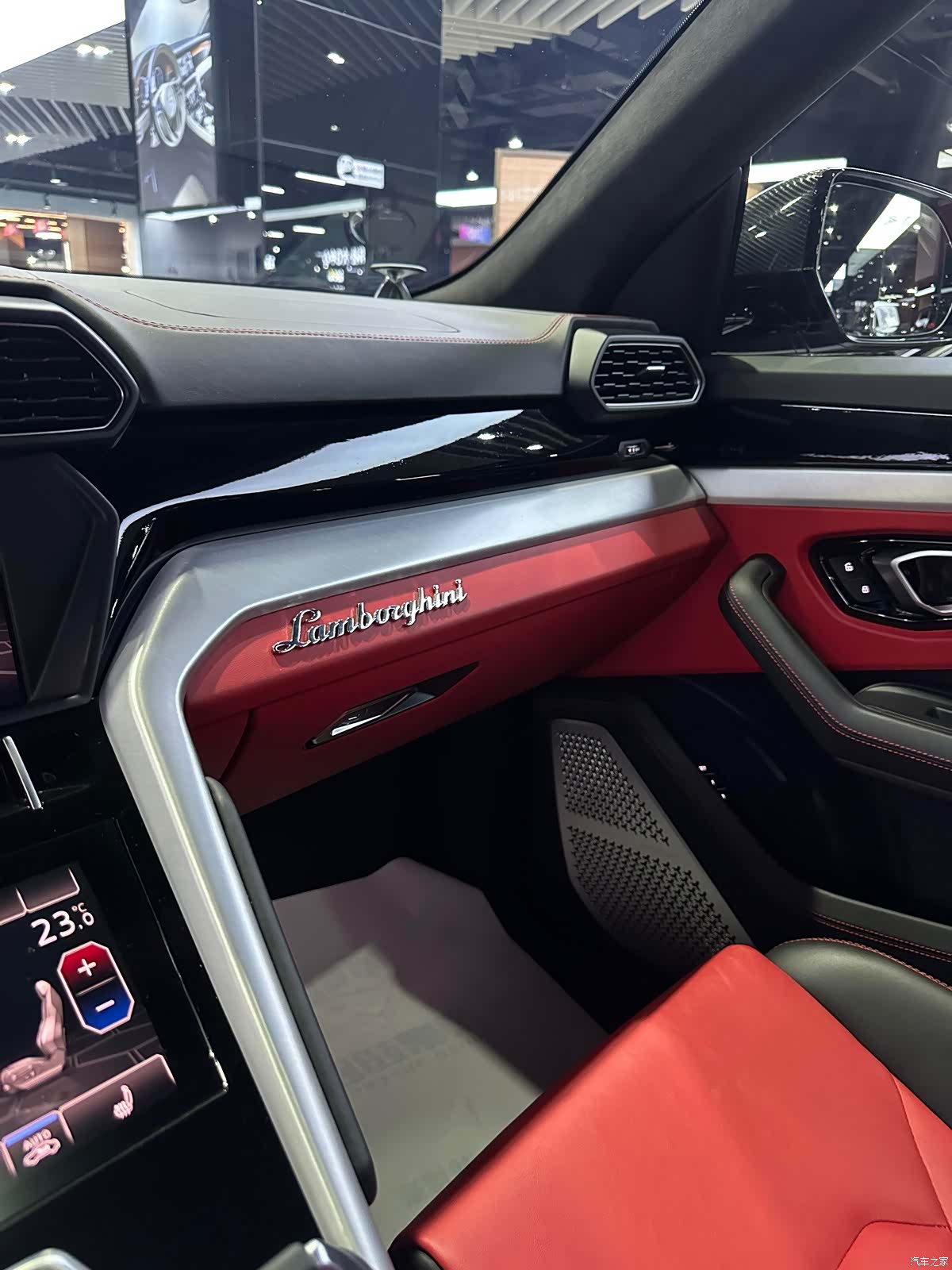 Lamborghini Urus, 2019 4