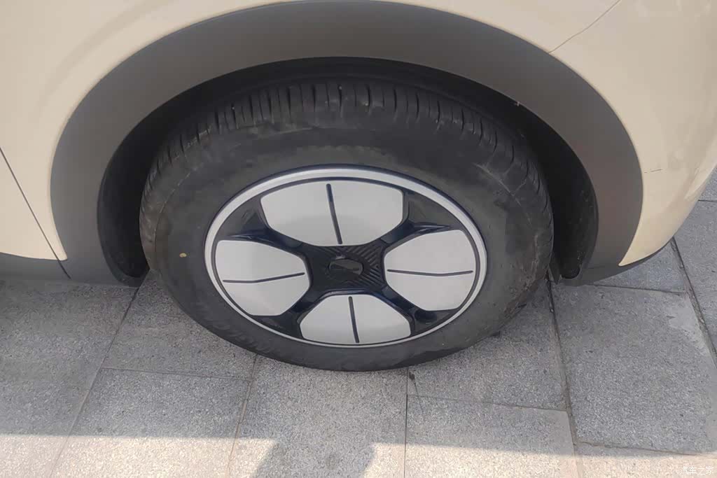 Geely Xingyuan, 2025 6