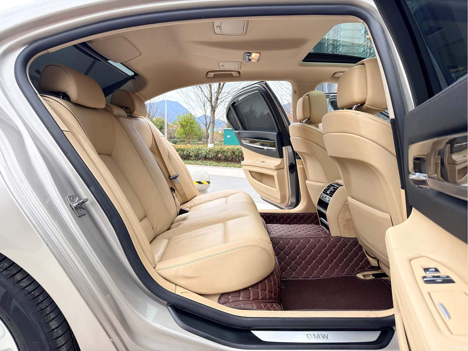 BMW 7 Series, 2012 9
