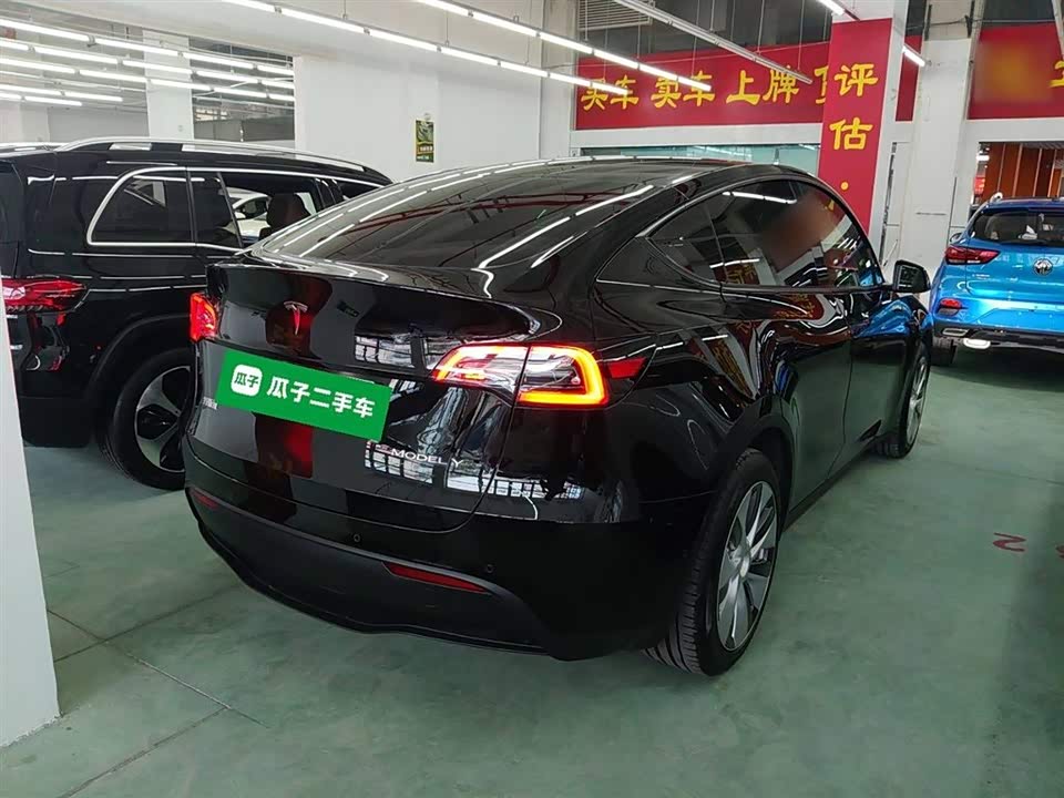 Tesla Model Y Tesla Model Y