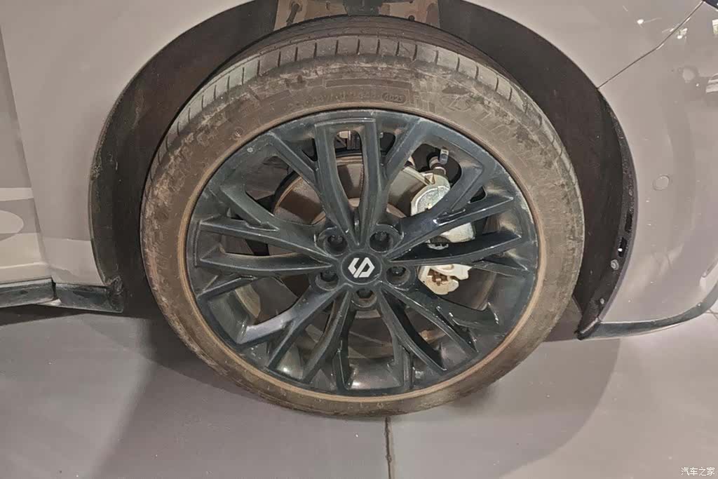 Leapmotor Lafa5, 2025 6