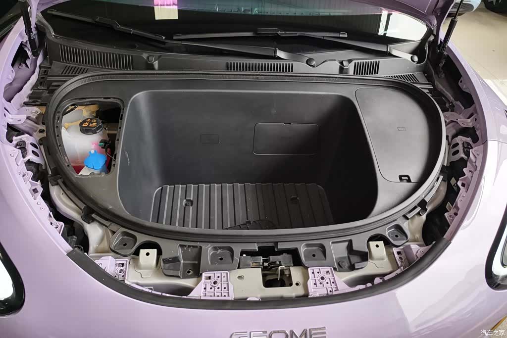 Geely Xingyuan, 2025 10