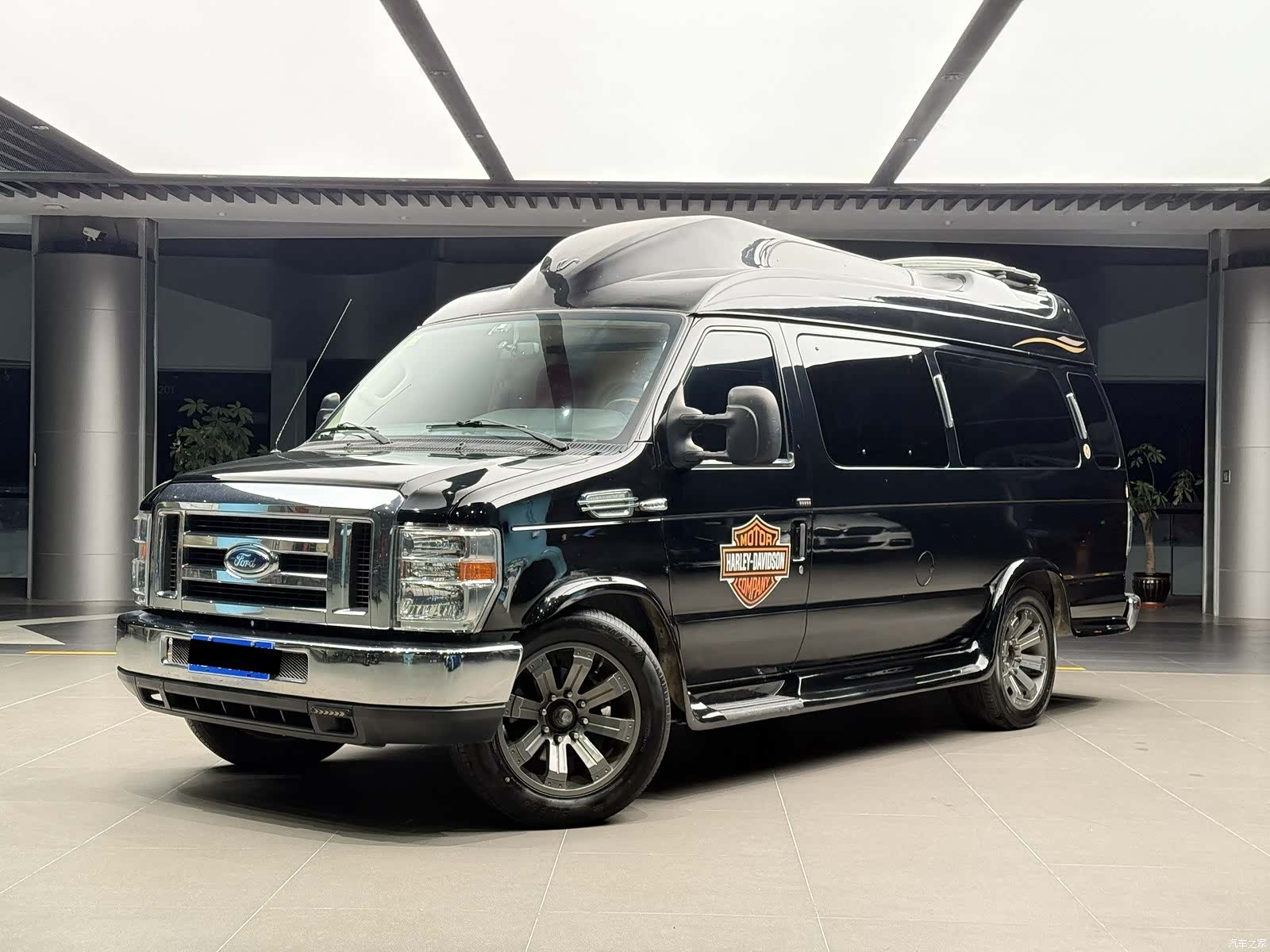 Ford E350, 2011 1