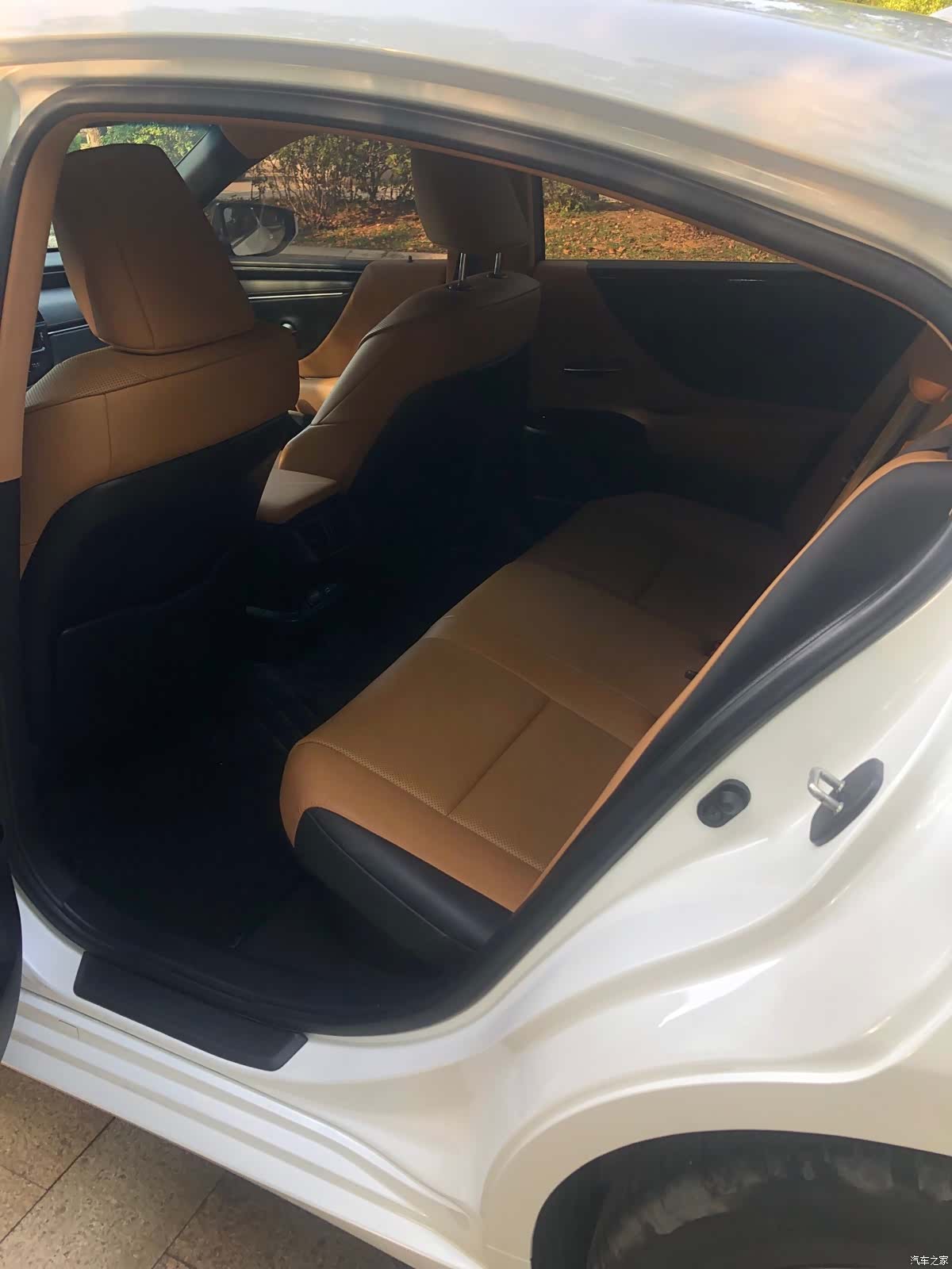 Lexus ES, 2022 12
