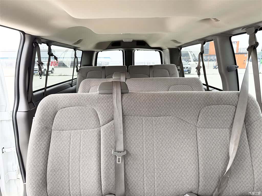 GMC SAVANA, 2015 12