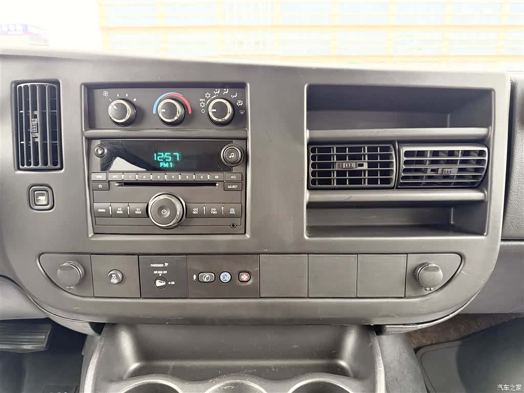 GMC SAVANA, 2015 9
