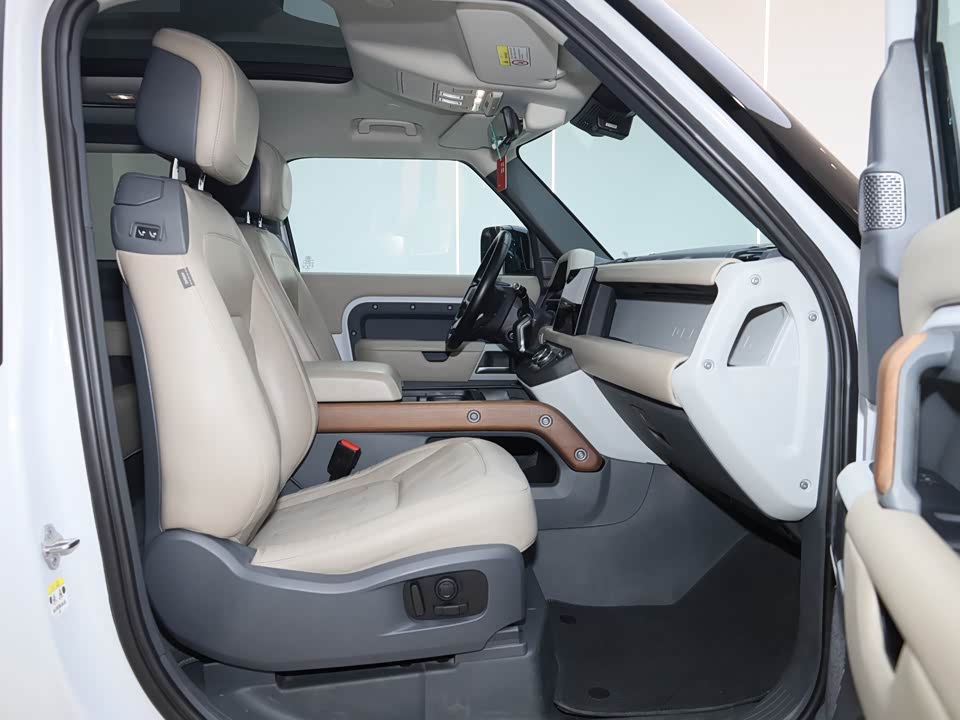 Land Rover guard