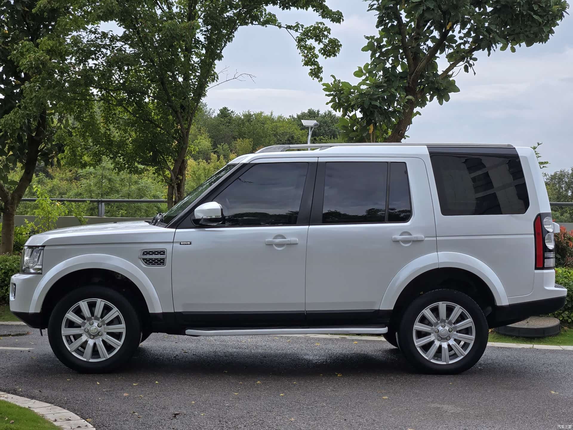 Land Rover Discovery, 2014 4