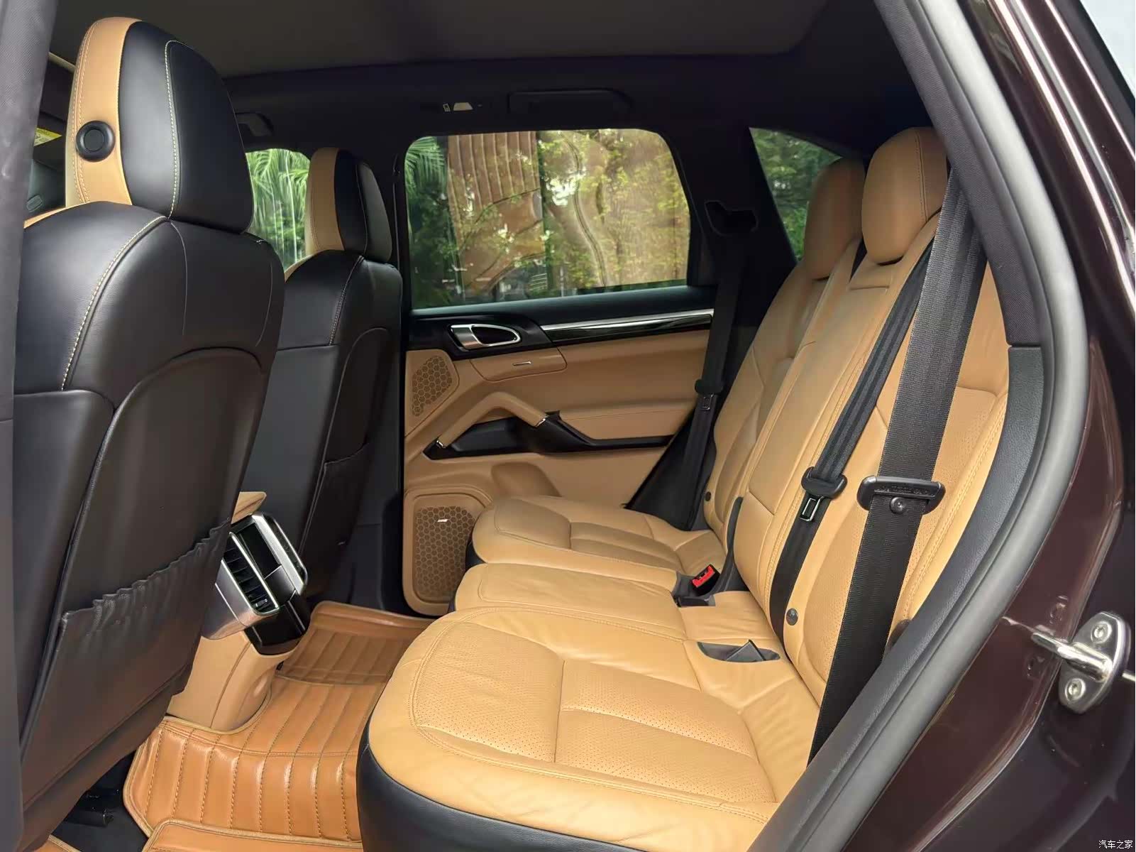 Porsche Cayenne, 2015 8
