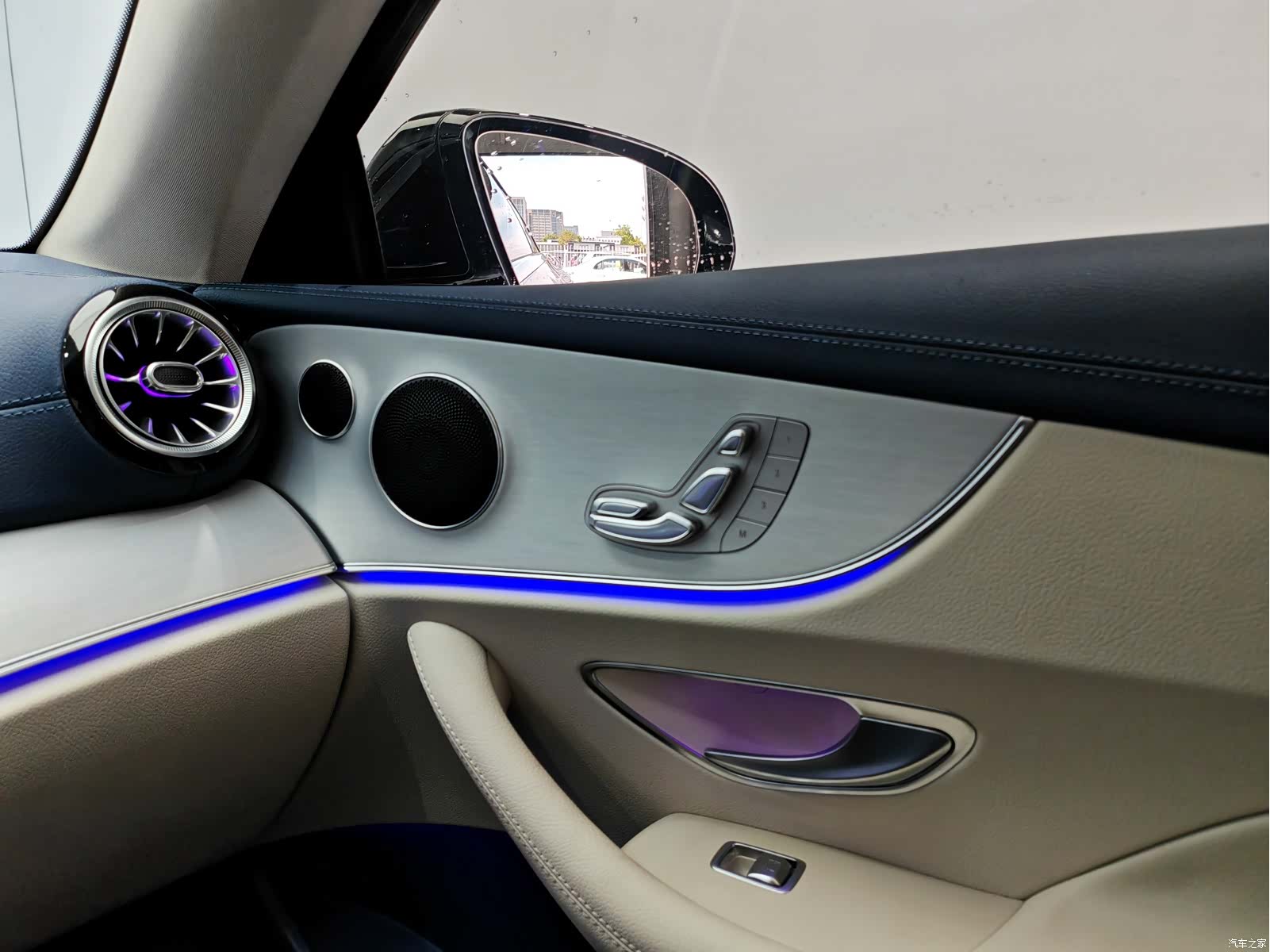 Mercedes-Benz E-Class, 2023 16