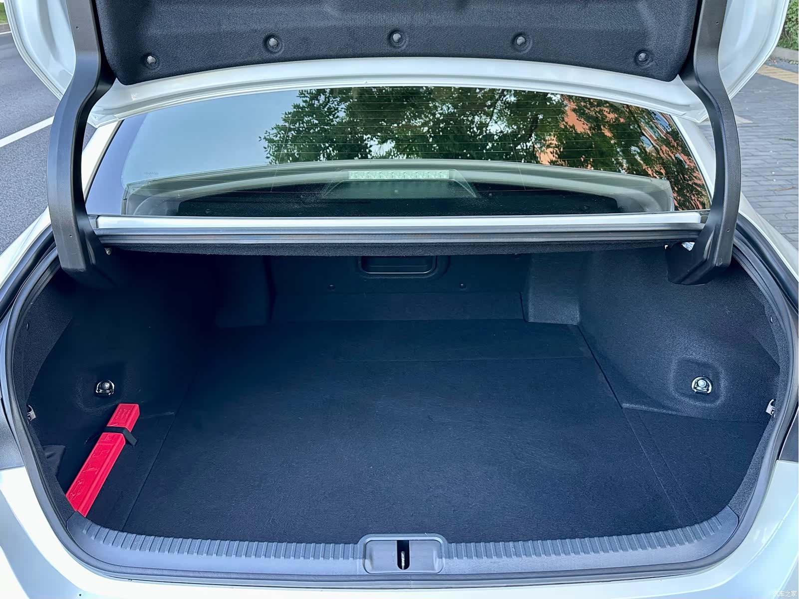 Lexus ES, 2025 14