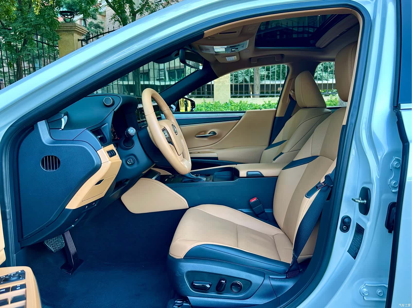 Lexus ES, 2025 6