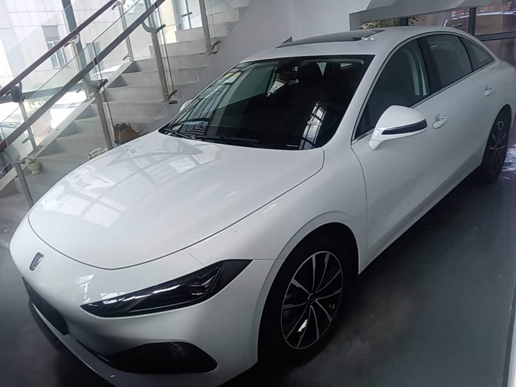 Roewe D7 2025 DMH 125km Champion