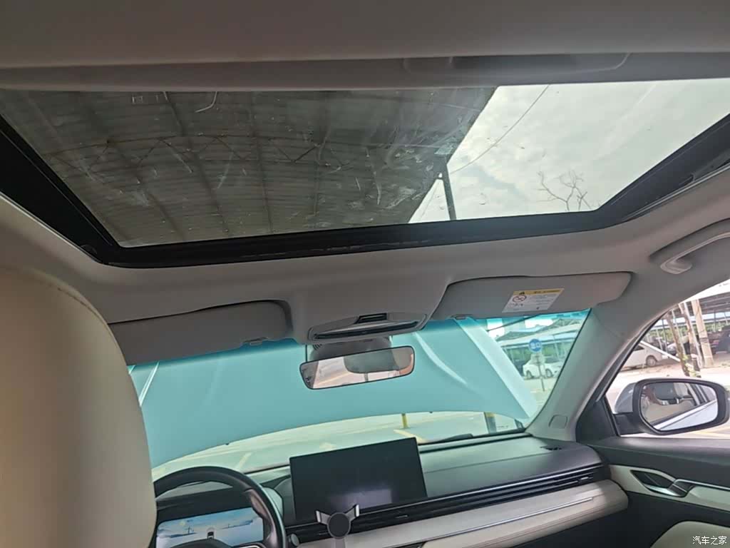 Geely Emgrand, 2023 18