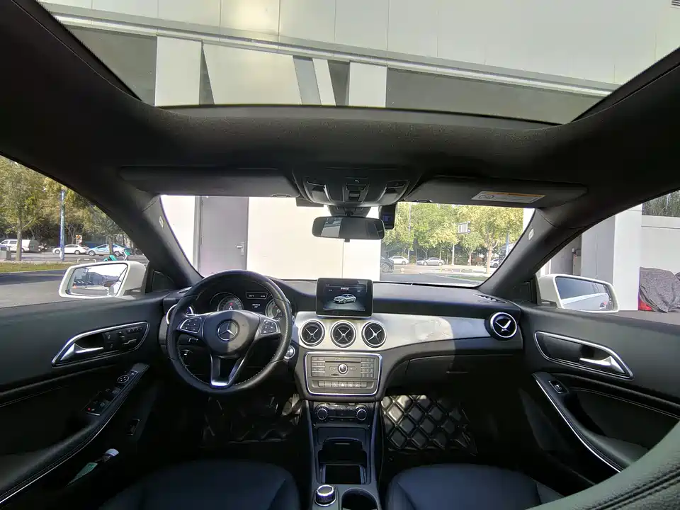 Mercedes-Benz CLA