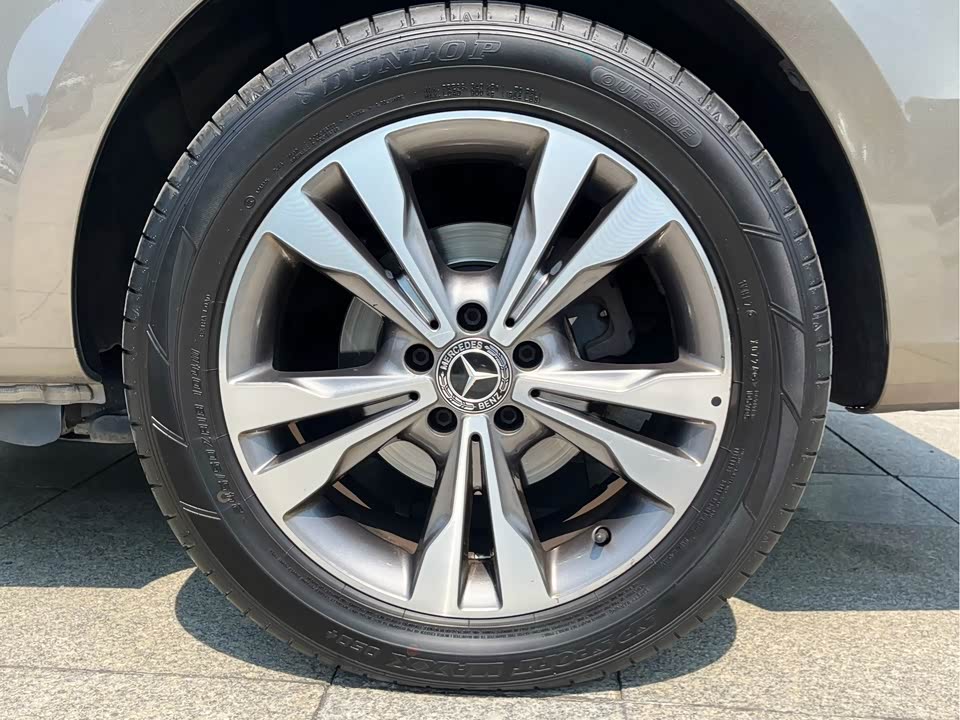 Mercedes-Benz V-class