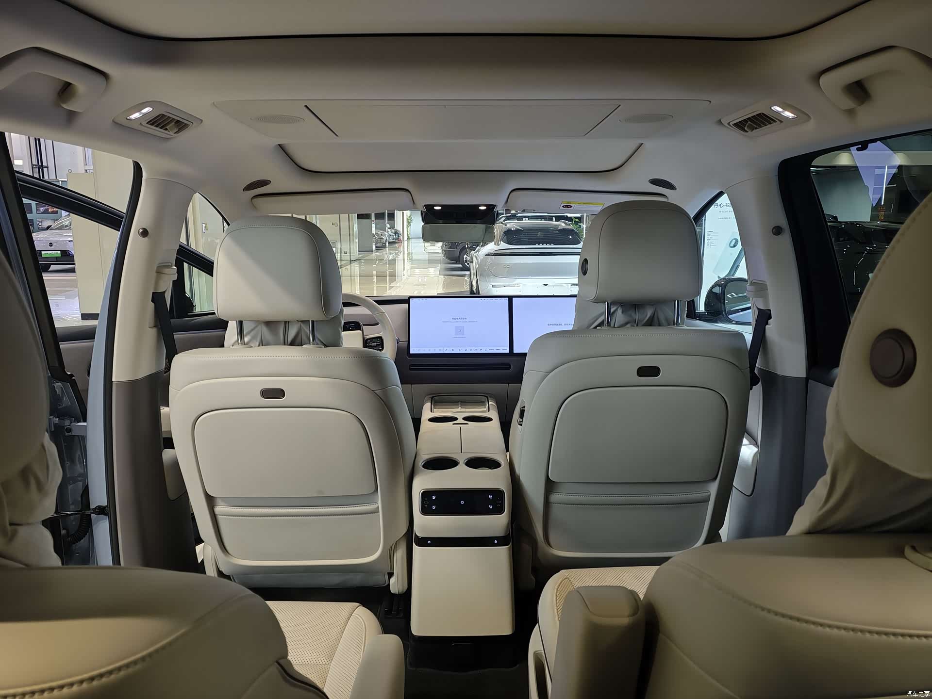 Li Auto i8, 2025 все фото