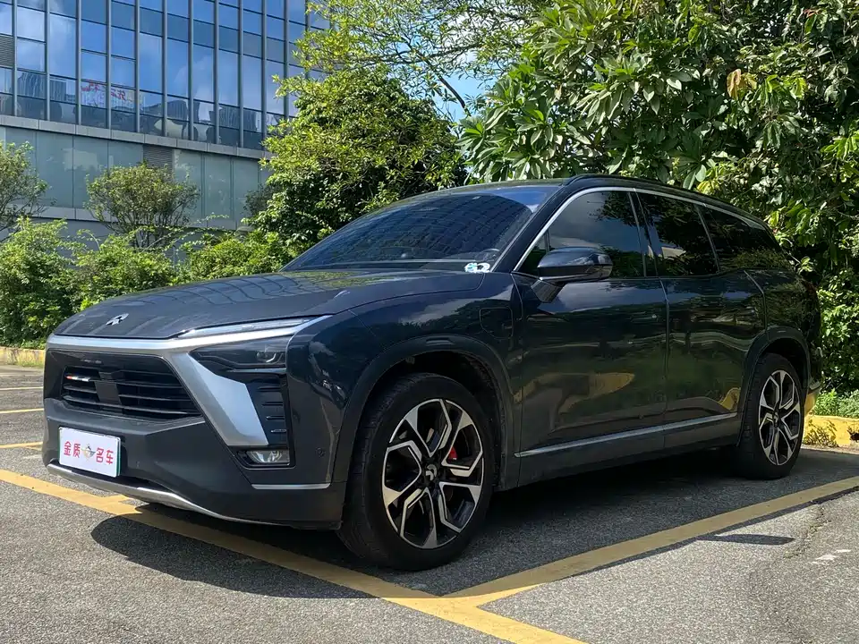 NIO ES8