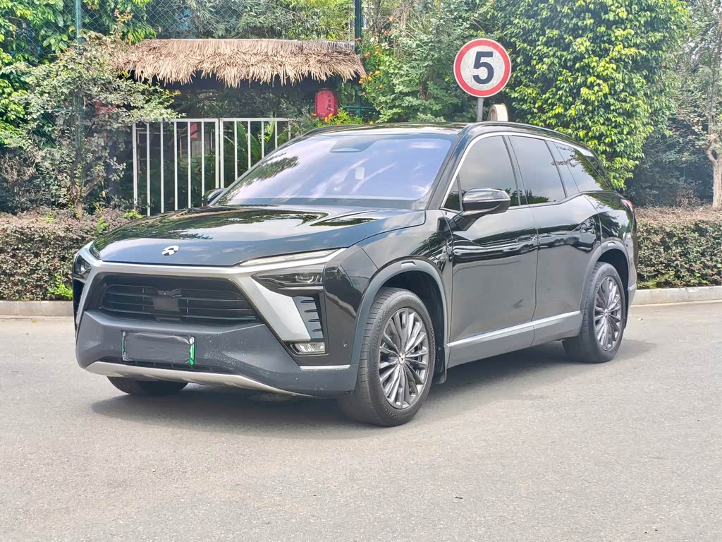 NIO ES8