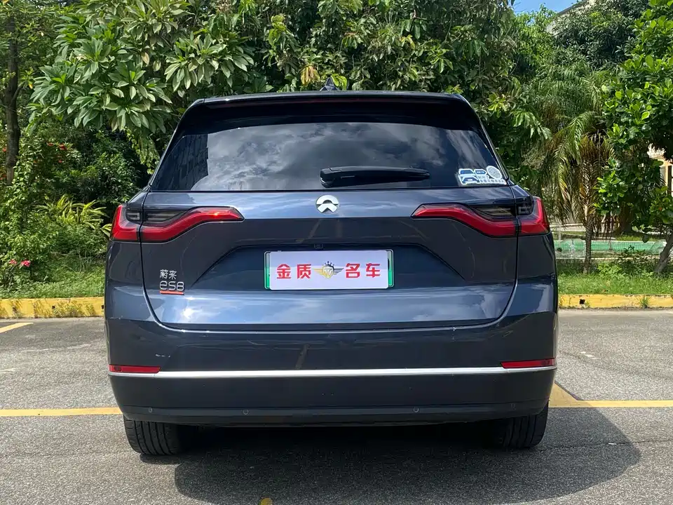 NIO ES8