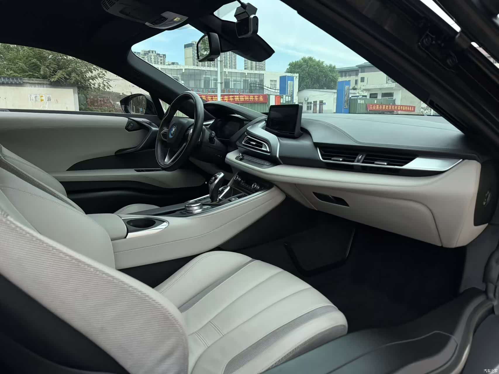 BMW i8, 2018 23