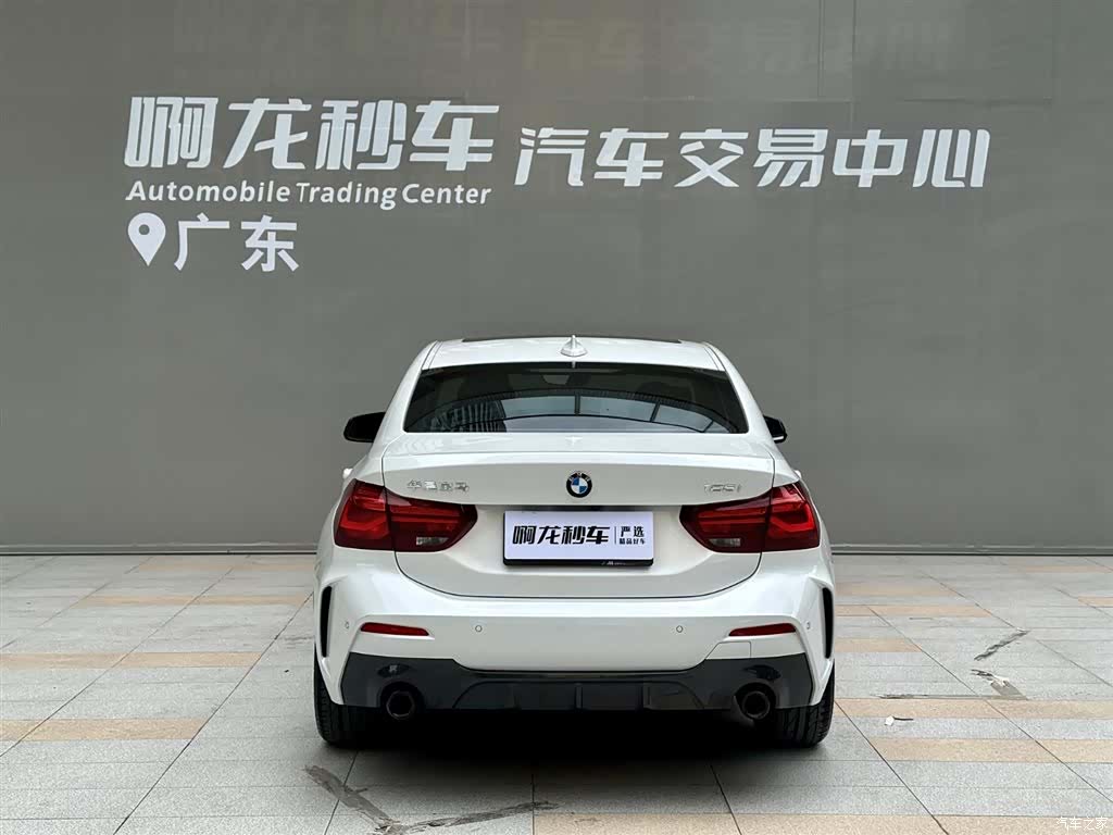 BMW 1 Series, 2023 все фото