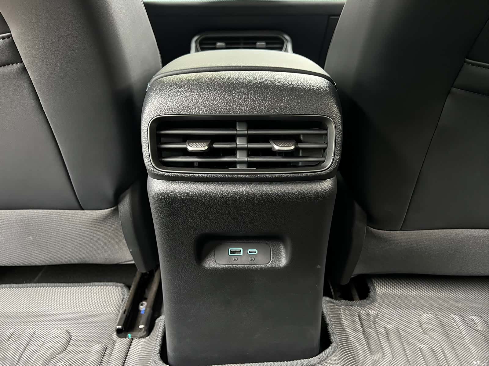 BYD Seal, 2025 17