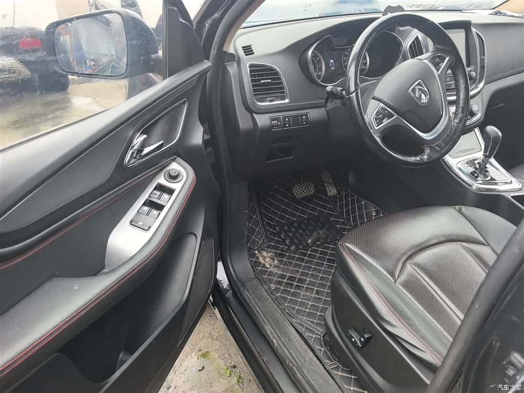 Wuling 560, 2017 16