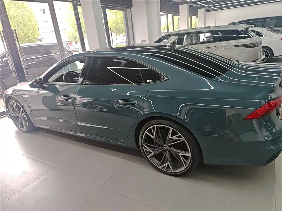 Audi A7L