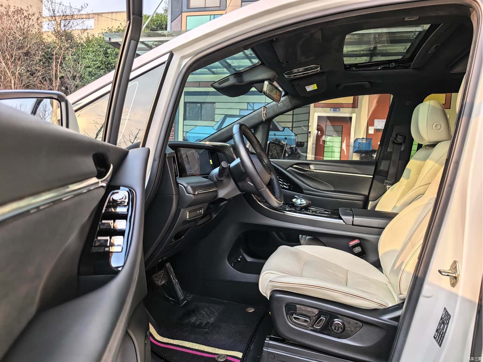 Trumpchi M8, 2022 4