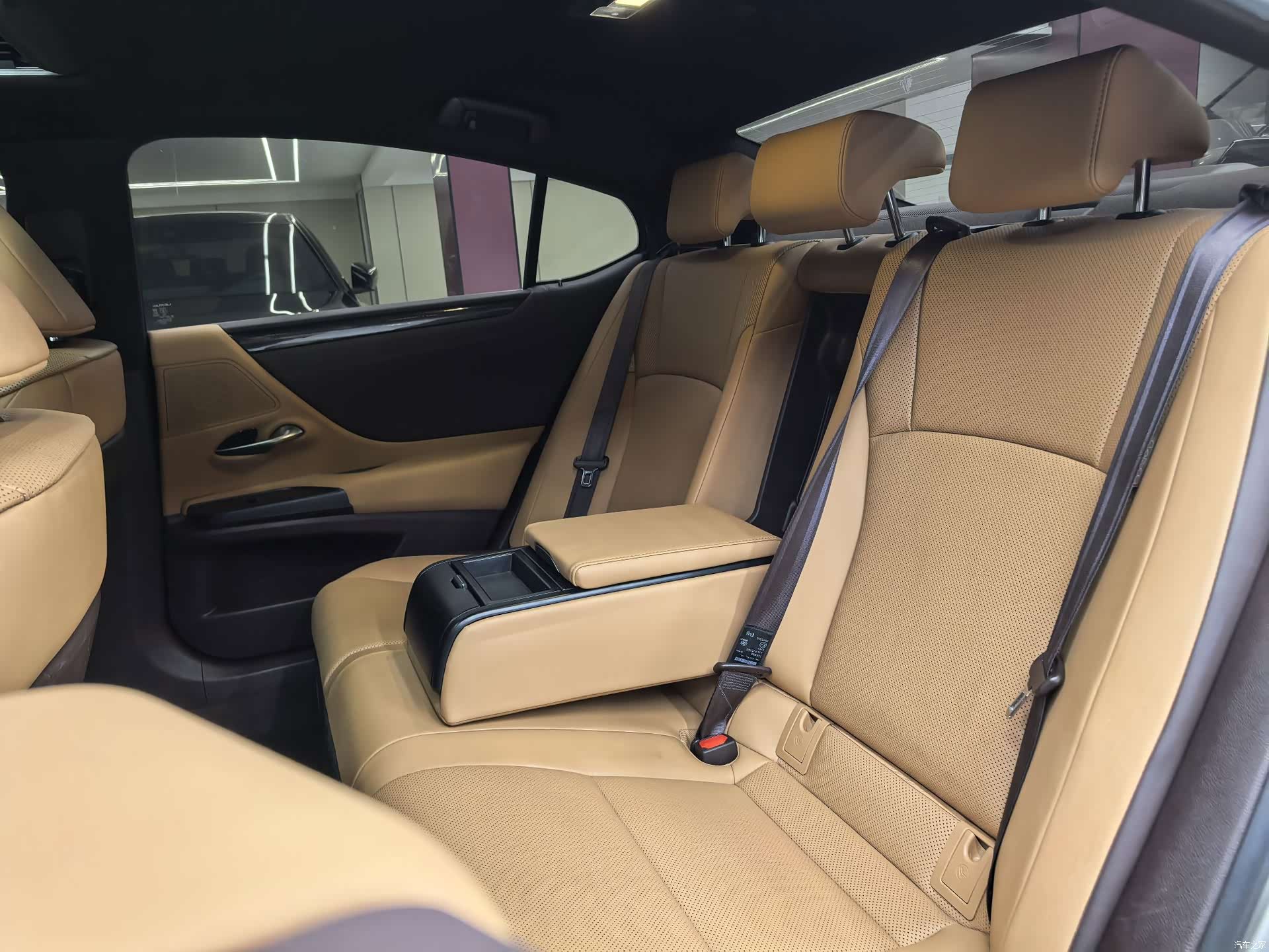 Lexus ES, 2020 31