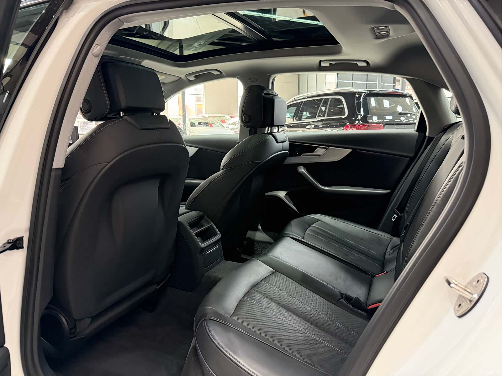 Audi A4L, 2023 8
