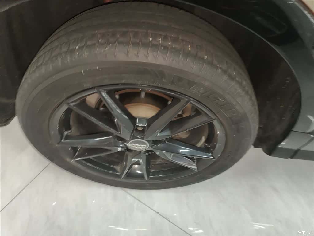 Audi Q2L, 2019 26