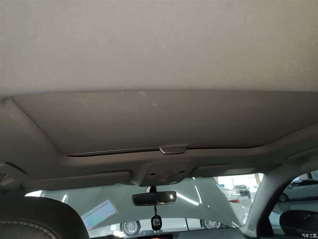 Audi Q2L, 2019 8