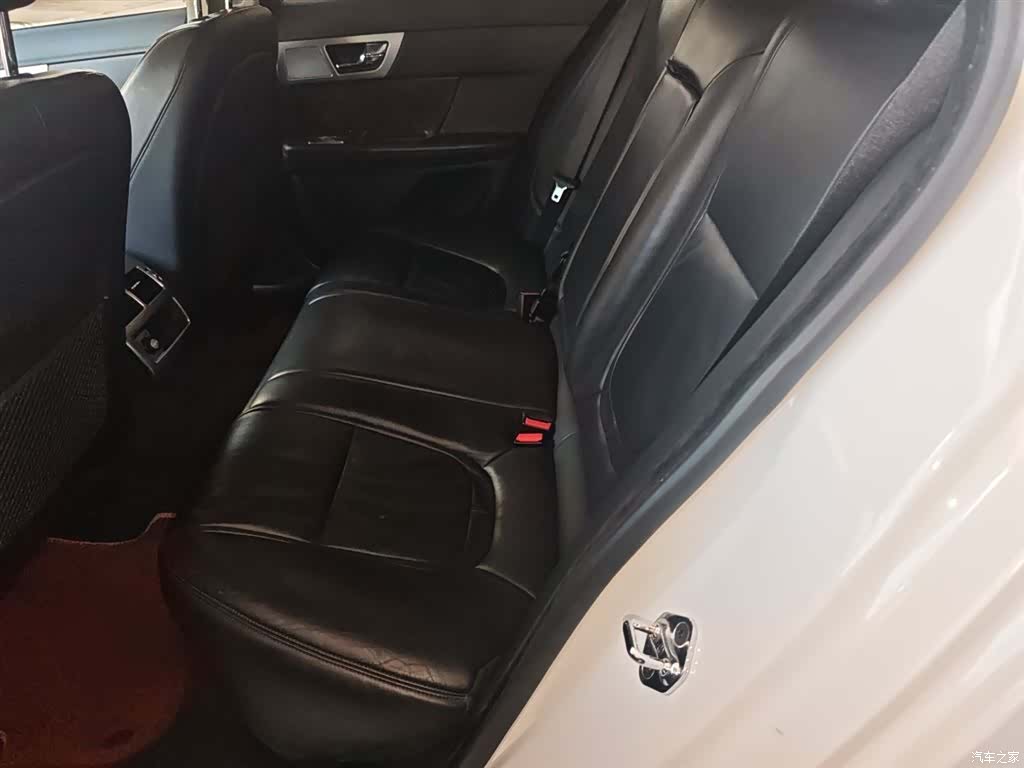 Jaguar XF, 2015 17