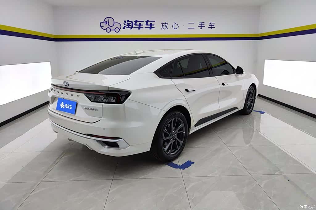 Ford Mondeo, 2025 3
