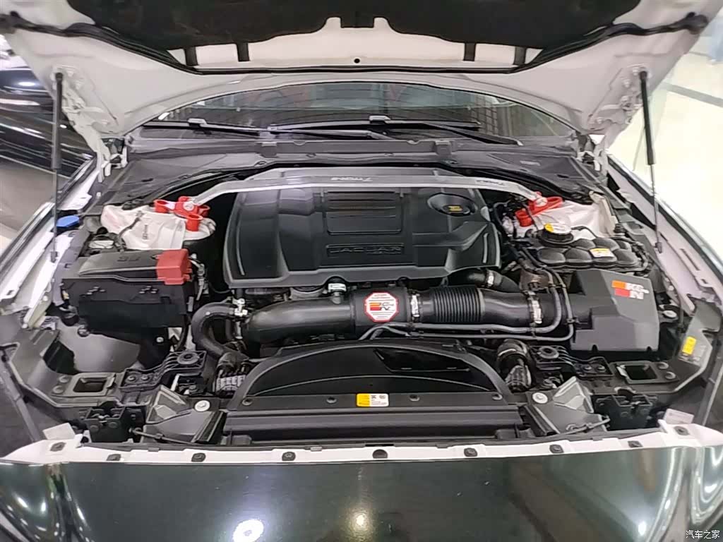 Jaguar XE, 2017 20