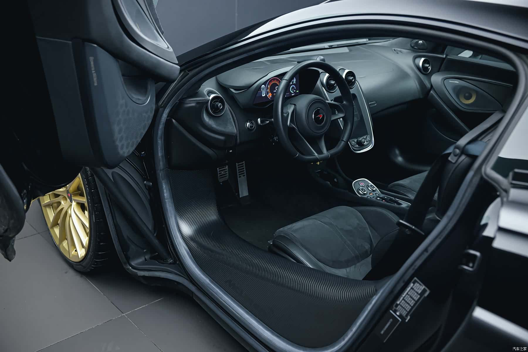 McLaren GT, 2018 8