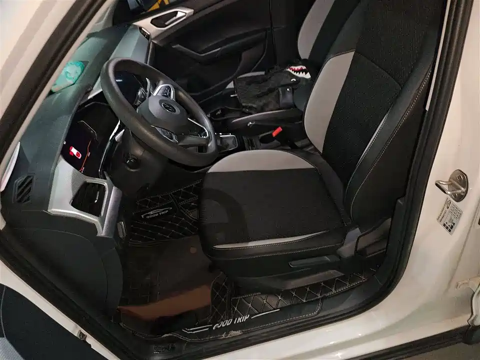 Volkswagen Exploring the shadow