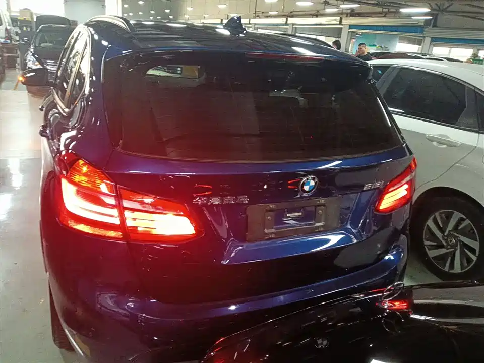 BMW 2 series station wagon