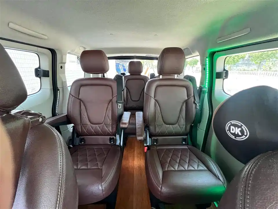 Nissan NV200