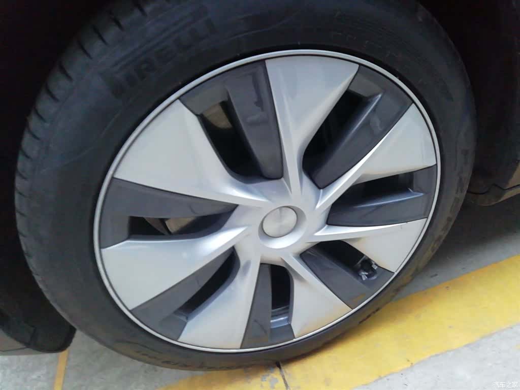 Tesla Model Y, 2023 20