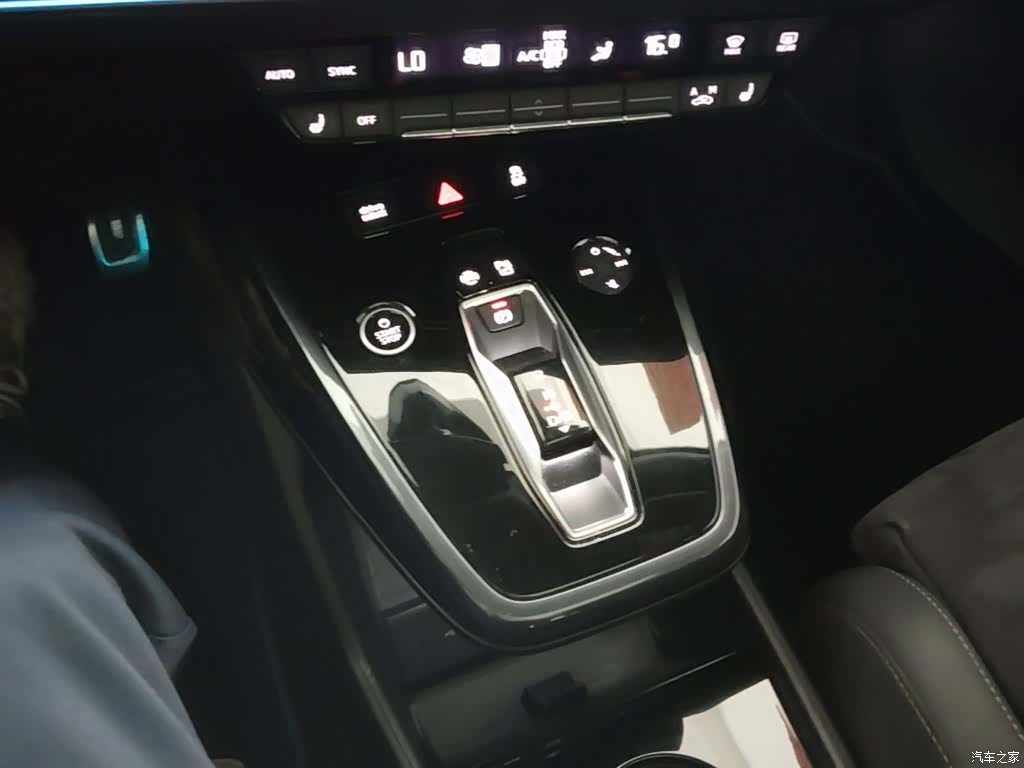Audi Q4 e-tron, 2023 10