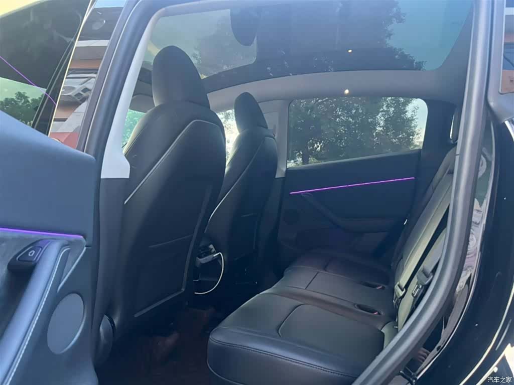 Tesla Model Y, 2023 14