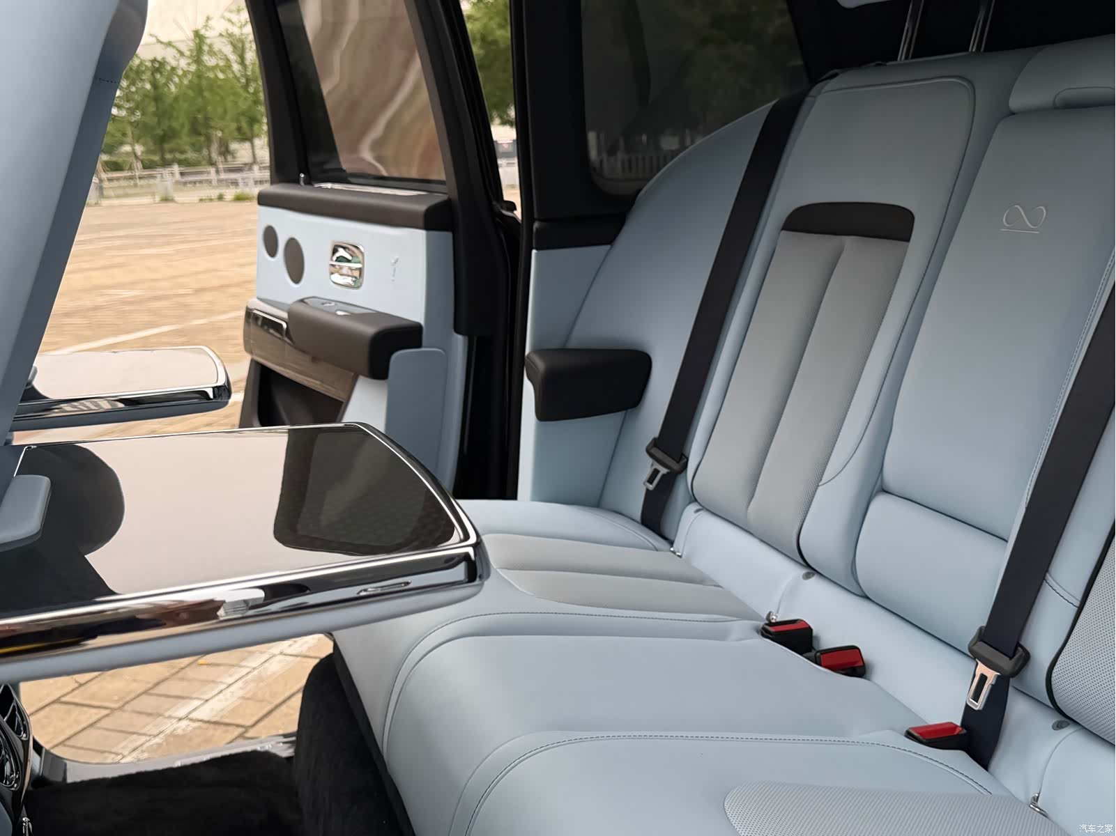 Rolls-Royce Cullinan, 2022 9
