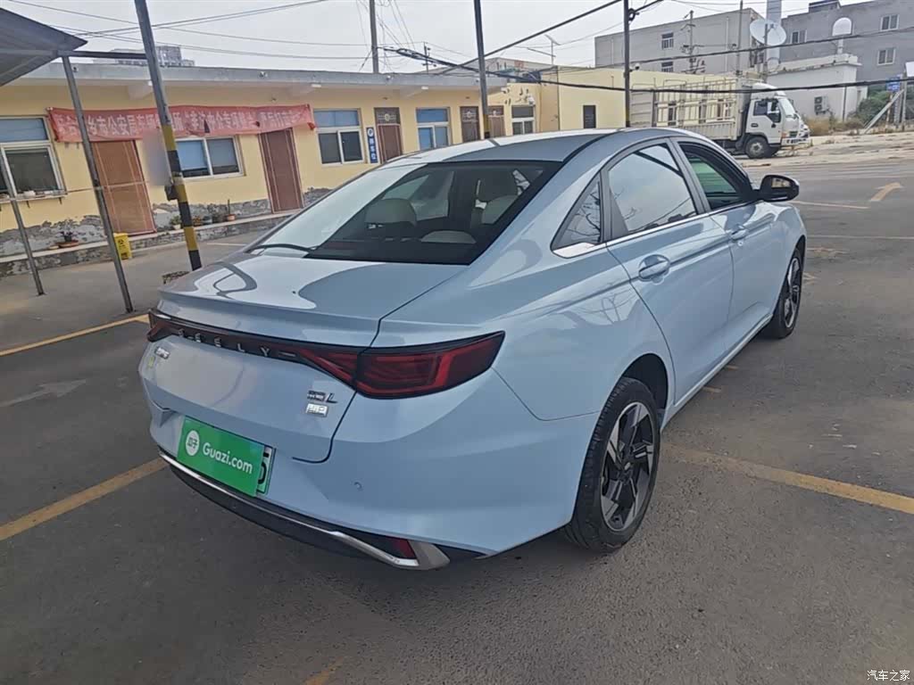 Geely Emgrand, 2023 7