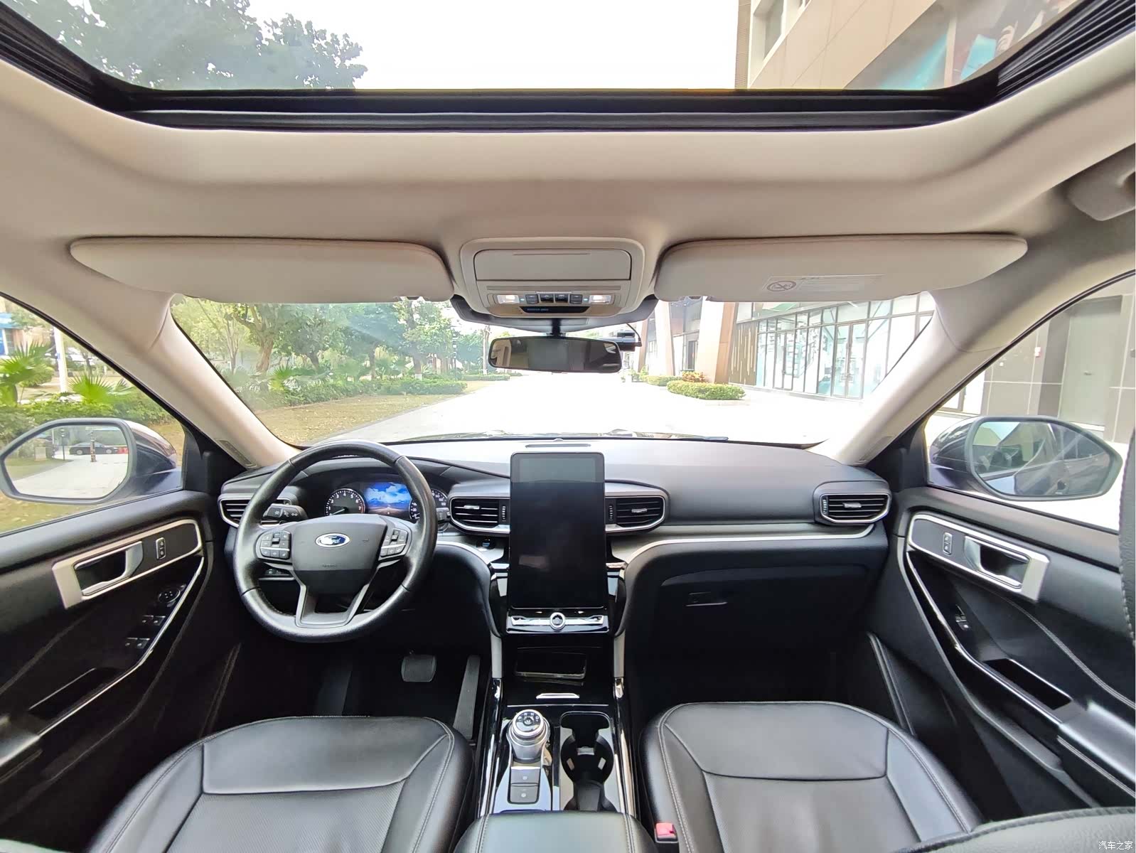Ford Explorer, 2021 11