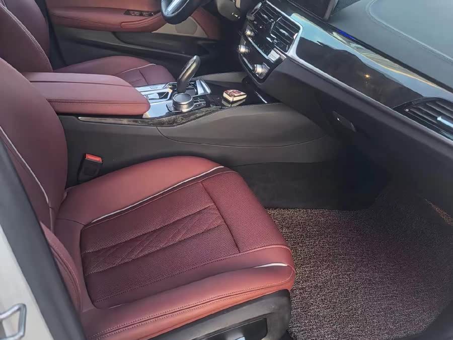 BMW 5 Series 2021, фото 4